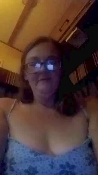 Luckygirl777 live cam on Cam4
