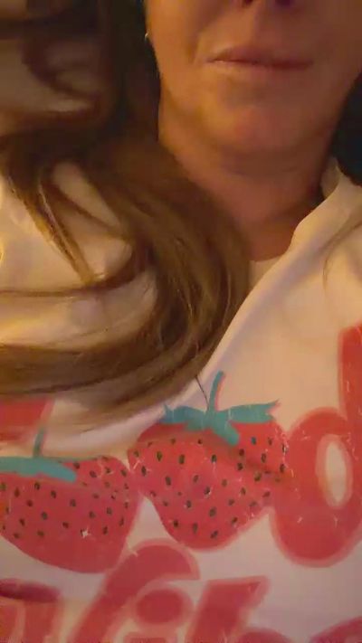 Lucy_Louxx live cam on Cam4
