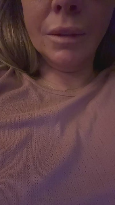 Lucy_Louxx live cam on Cam4