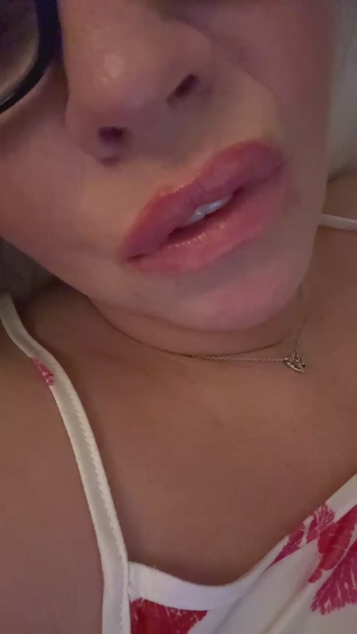 Lucy_Louxx live cam on Cam4