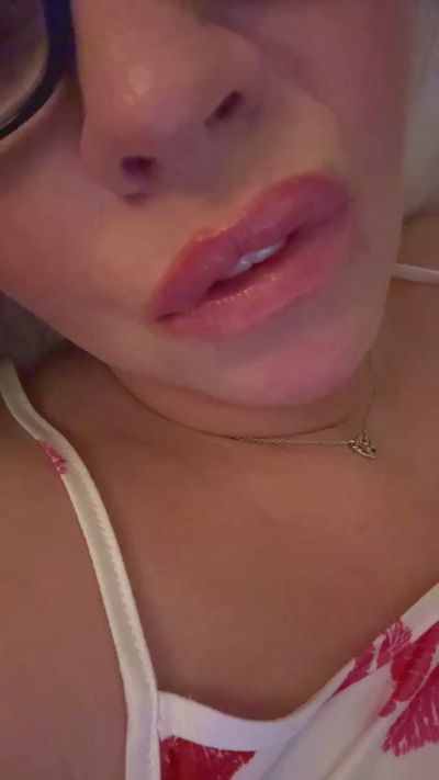 Lucy_Louxx live cam on Cam4