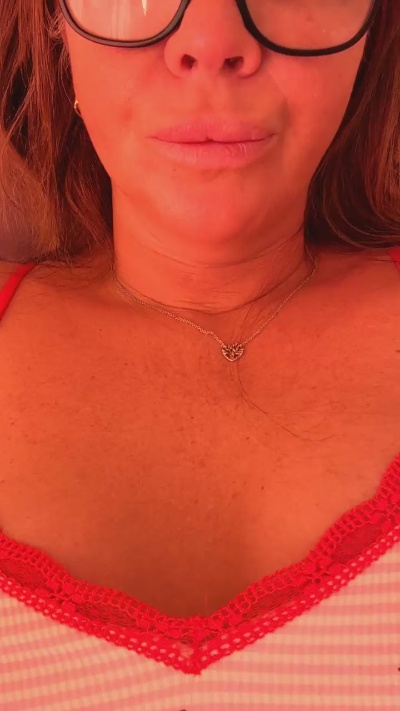 Lucy_Louxx live cam on Cam4
