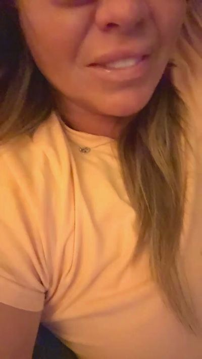 Lucy_Louxx live cam on Cam4
