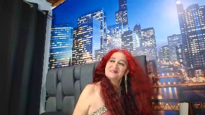 Lucy_mature live cam on Cam4