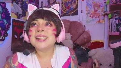 Lucycosplay777 live cam on Cam4