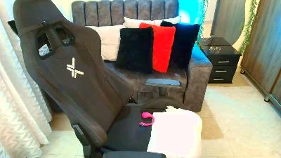 Lucyli_ live cam on Cam4