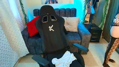 Lucyli_ live cam on Cam4