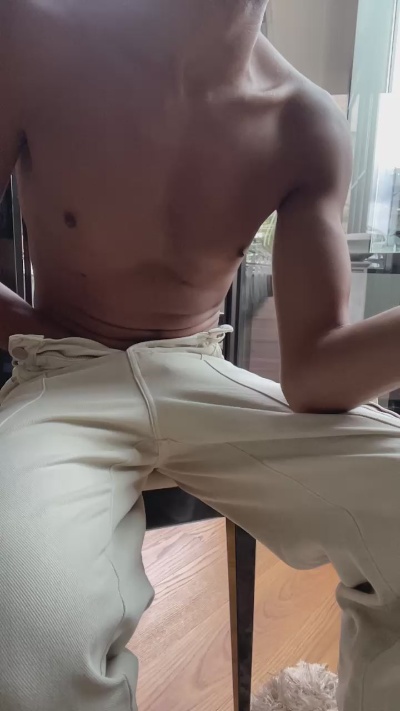 Lufenicci live cam on Cam4