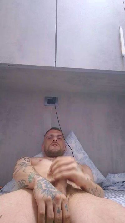 Luigiscarrone live cam on Cam4