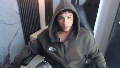 LuiisP18 live cam on Cam4