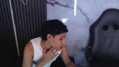 LuiisP18 live cam on Cam4