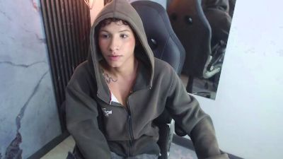 LuiisP18 live cam on Cam4