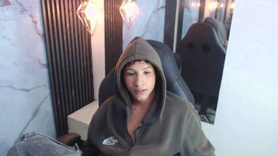 LuiisP18 live cam on Cam4