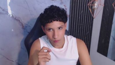 LuiisP18 live cam on Cam4