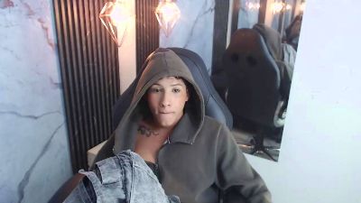 LuiisP18 live cam on Cam4