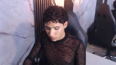 LuiisP18 live cam on Cam4