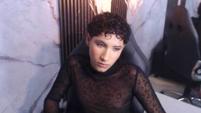 LuiisP18 live cam on Cam4