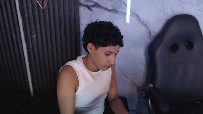 LuiisP18 live cam on Cam4