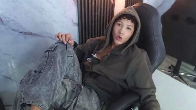 LuiisP18 live cam on Cam4