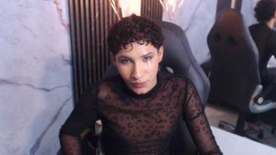 LuiisP18 live cam on Cam4