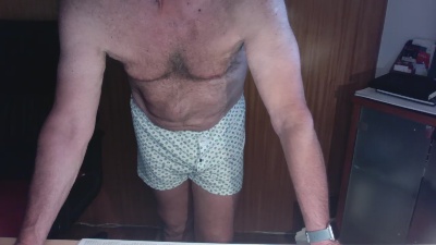 Luis18444 live cam on Cam4