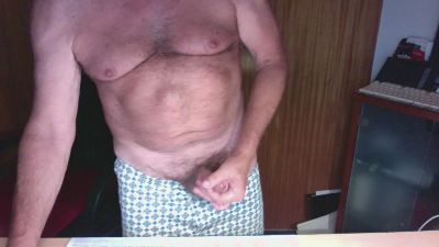 Luis18444 live cam on Cam4