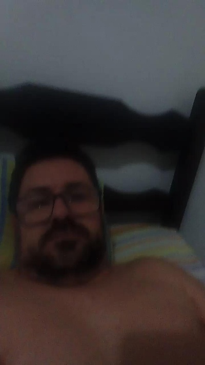 Luis8164899 live cam on Cam4