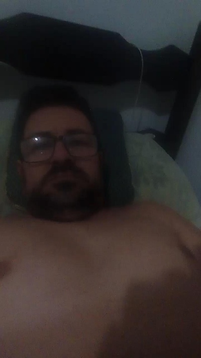 Luis8164899 live cam on Cam4