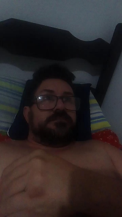 Luis8164899 live cam on Cam4