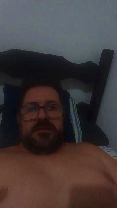 Luis8164899 live cam on Cam4