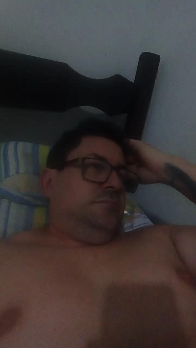 Luis8164899 live cam on Cam4