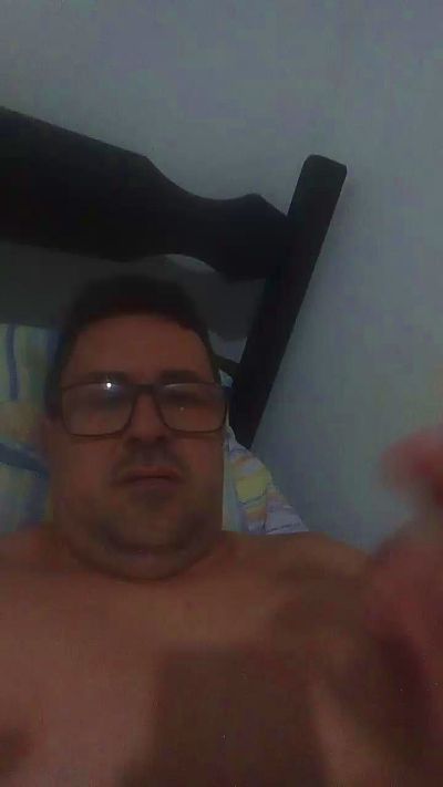 Luis8164899 live cam on Cam4
