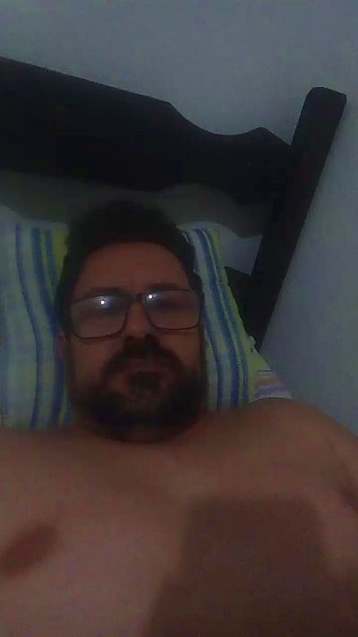 Luis8164899 live cam on Cam4
