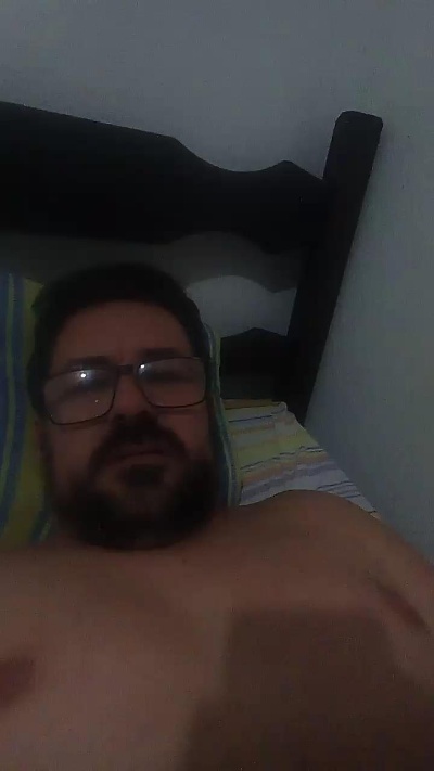 Luis8164899 live cam on Cam4