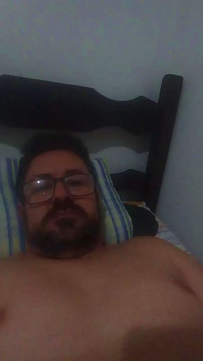 Luis8164899 live cam on Cam4