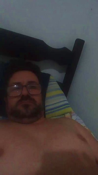 Luis8164899 live cam on Cam4