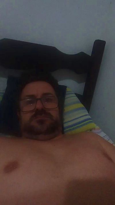 Luis8164899 live cam on Cam4