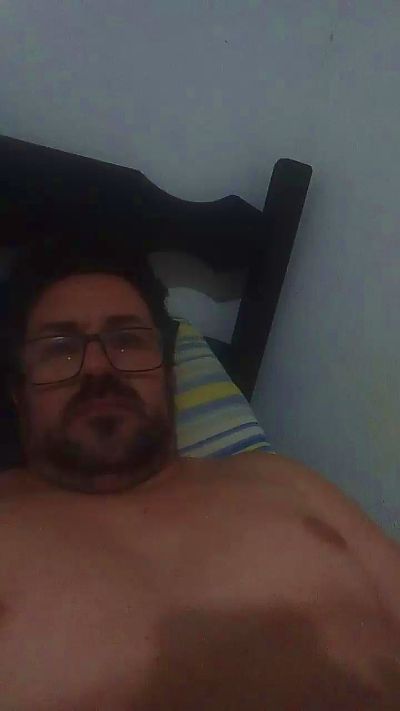 Luis8164899 live cam on Cam4