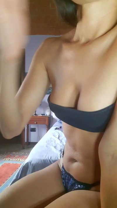 Luisa740 live cam on Cam4