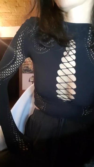 Luisa740 live cam on Cam4