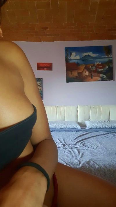 Luisa740 live cam on Cam4