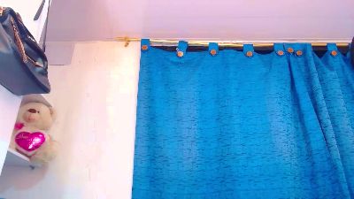 LuisaFernandaa live cam on Cam4