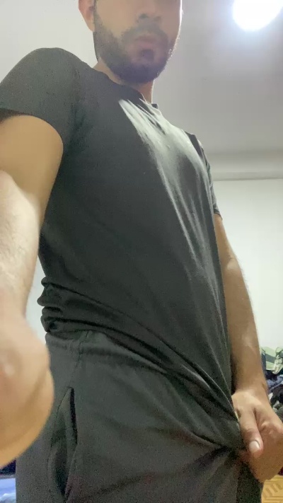 Luisfer98 live cam on Cam4