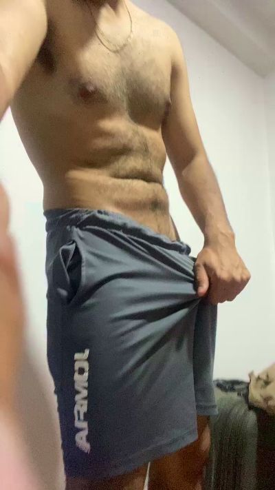 Luisfer98 live cam on Cam4