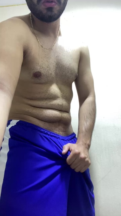 Luisfer98 live cam on Cam4
