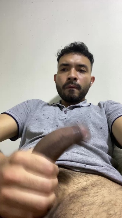Luisfer98 live cam on Cam4