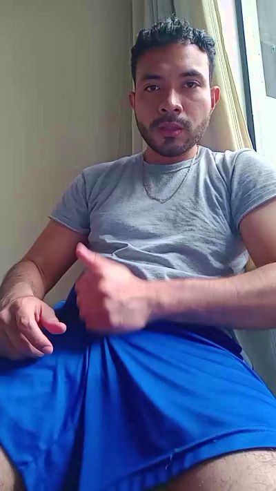 Luisfer98 live cam on Cam4