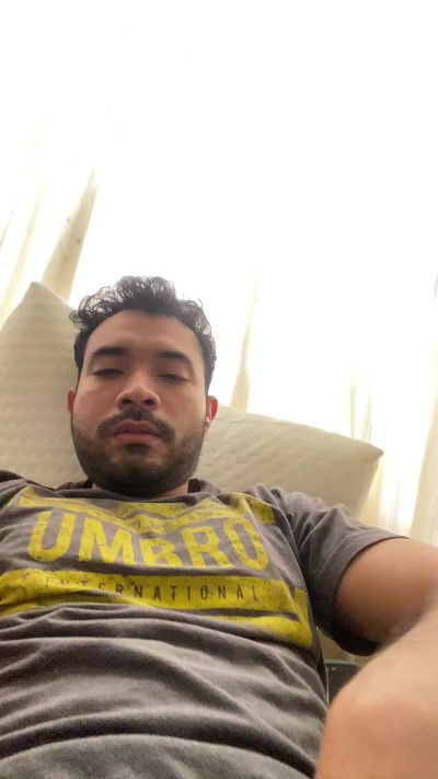 Luisfer98 live cam on Cam4