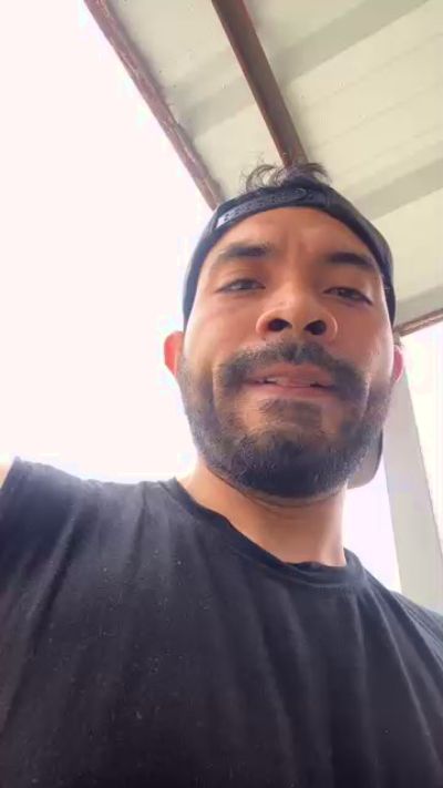 Luisfer98 live cam on Cam4