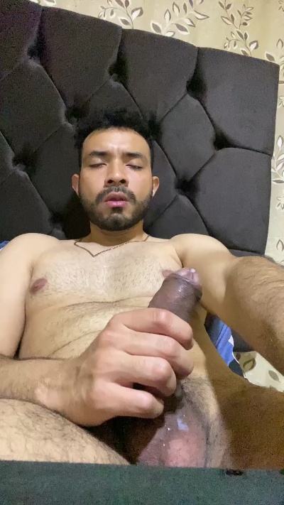 Luisfer98 live cam on Cam4